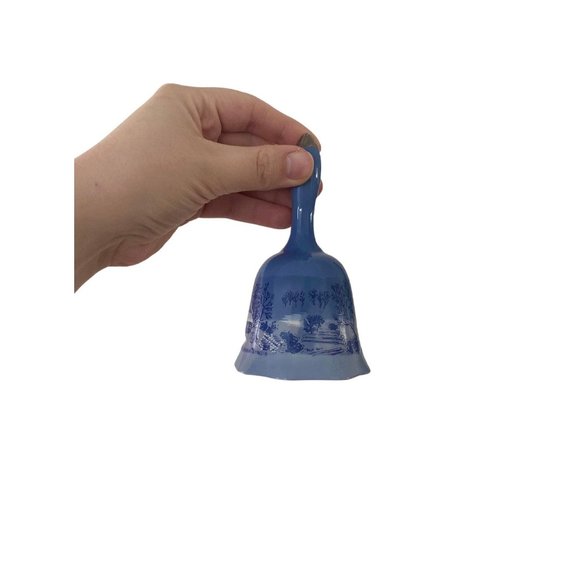 1970’s Vintage Currier & Ives Blue Bell Homestead in Winter - Picture 5 of 5